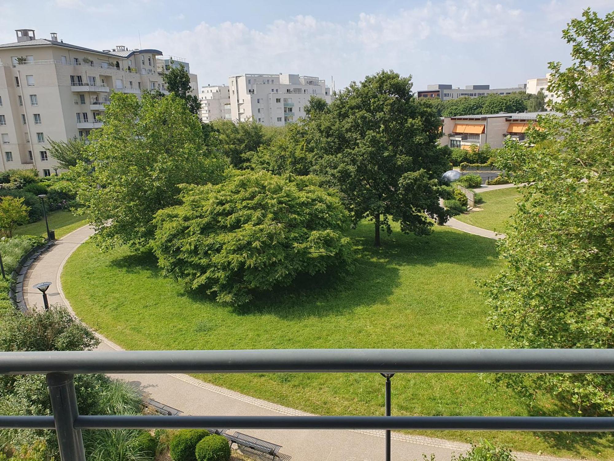 Appartement Residentiel Au Vert Et Au Frais Montigny-le-Bretonneux Εξωτερικό φωτογραφία